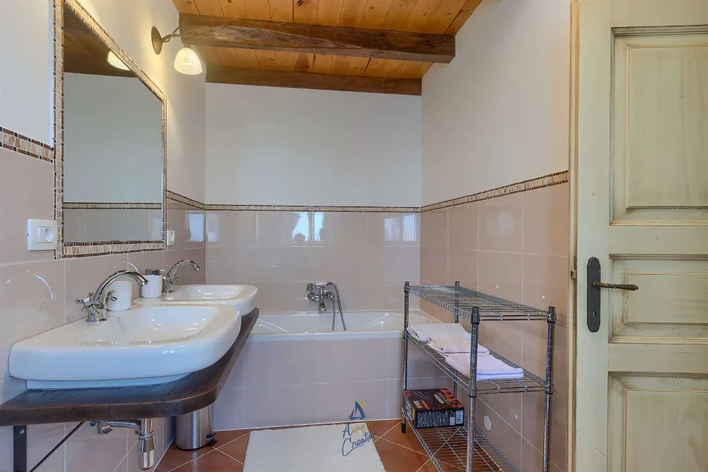 Villa in Muntrilj with Private Swimming Pool