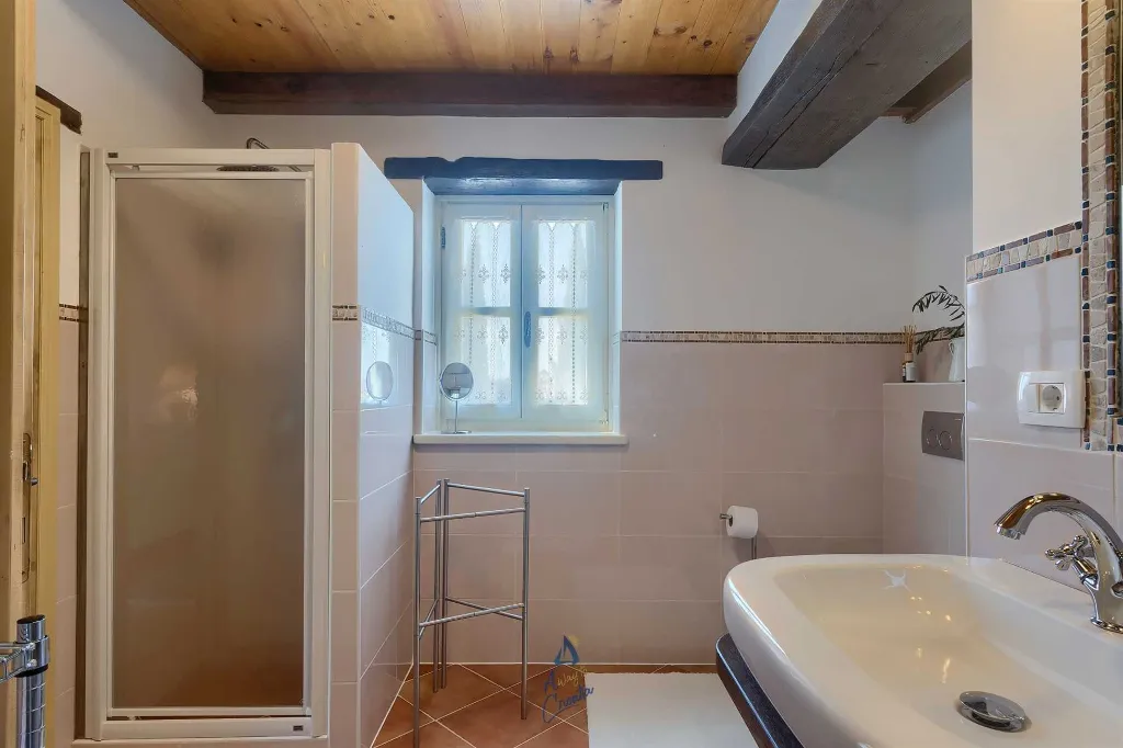 Villa in Muntrilj with Private Swimming Pool