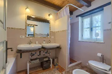 Villa in Muntrilj with Private Swimming Pool