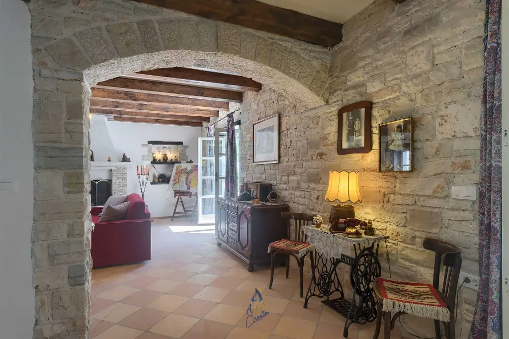 Villa in Muntrilj with Private Swimming Pool