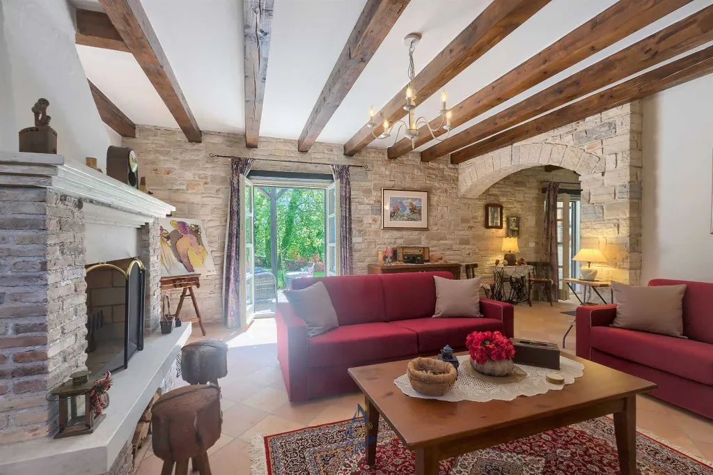 Villa in Muntrilj with Private Swimming Pool
