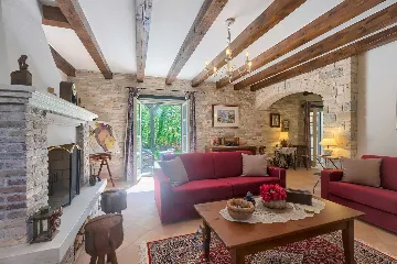 Villa in Muntrilj with Private Swimming Pool