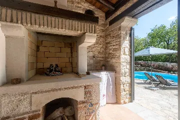 Villa in Muntrilj with Private Swimming Pool