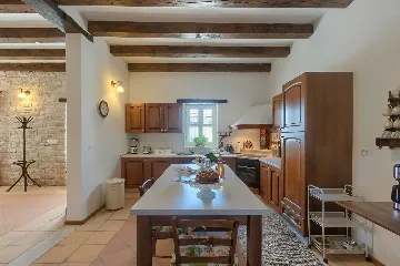 Villa in Muntrilj with Private Swimming Pool