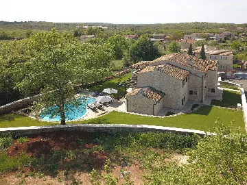 Villa in Muntrilj with Private Swimming Pool