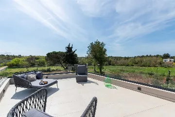 Vabriga 4-Bedroom Villa with Heated Pool & Jacuzzi