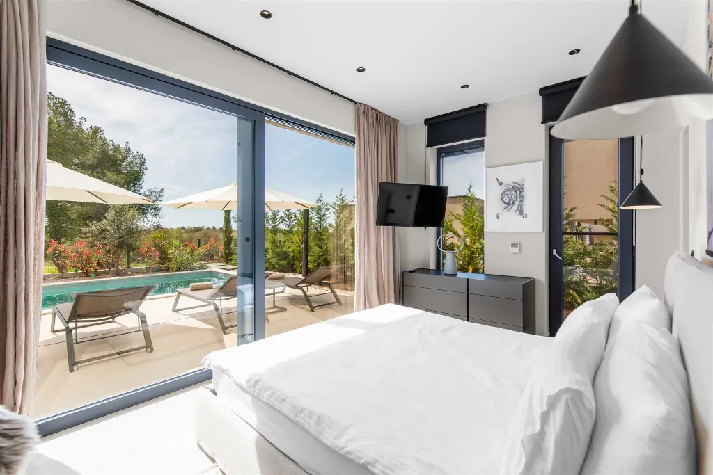 Vabriga 4-Bedroom Villa with Heated Pool & Jacuzzi