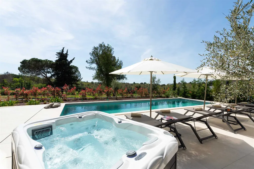 Vabriga 4-Bedroom Villa with Heated Pool & Jacuzzi