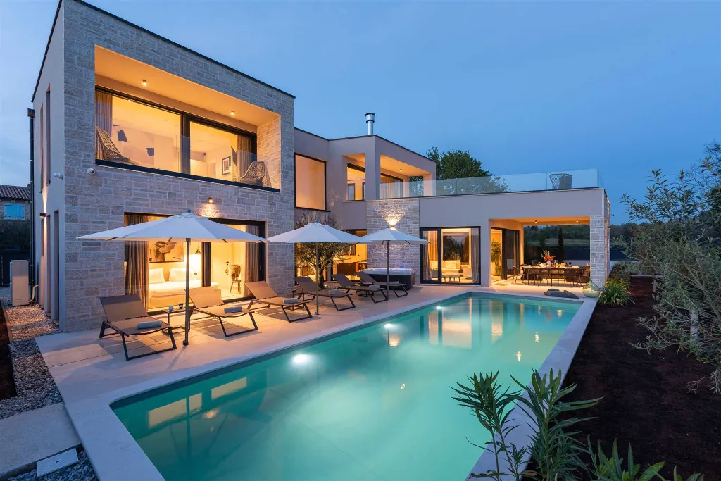 Vabriga 4-Bedroom Villa with Heated Pool & Jacuzzi