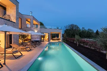 Vabriga 4-Bedroom Villa with Heated Pool & Jacuzzi