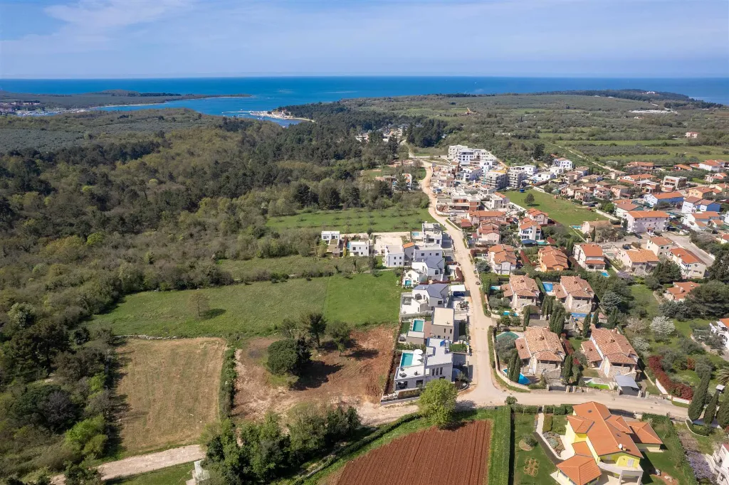 Vabriga 4-Bedroom Villa with Heated Pool & Jacuzzi
