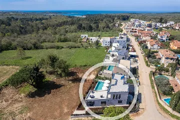 Vabriga 4-Bedroom Villa with Heated Pool & Jacuzzi