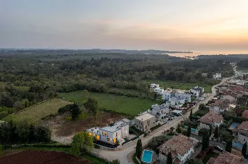 Vabriga 4-Bedroom Villa with Heated Pool & Jacuzzi