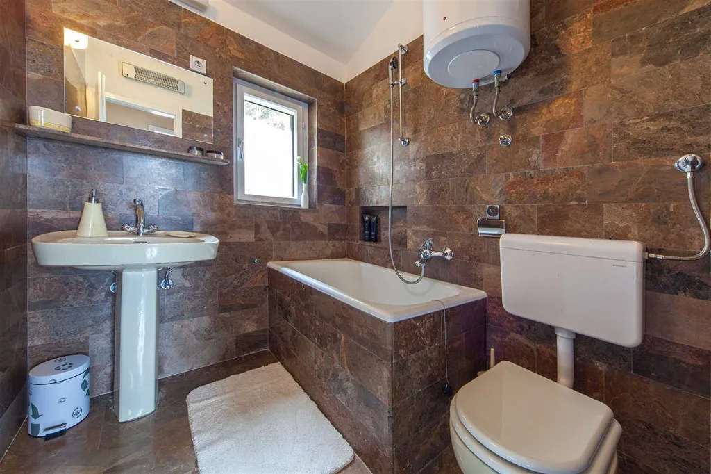 Baška Voda 5-Bedroom Villa with Private Pool