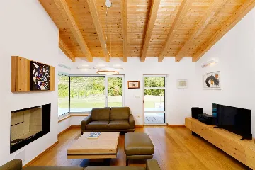 4-Bedroom Villa in Zagvozd for 8 Guests