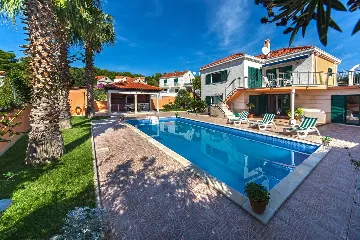 3-Bedroom Villa with Private Pool in Sumartin