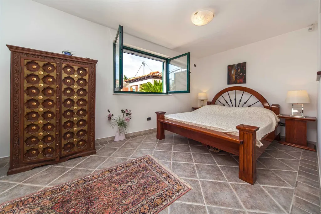 3-Bedroom Villa with Private Pool in Sumartin