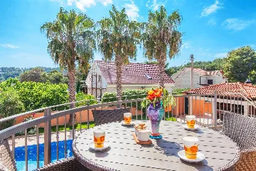 3-Bedroom Villa with Private Pool in Sumartin