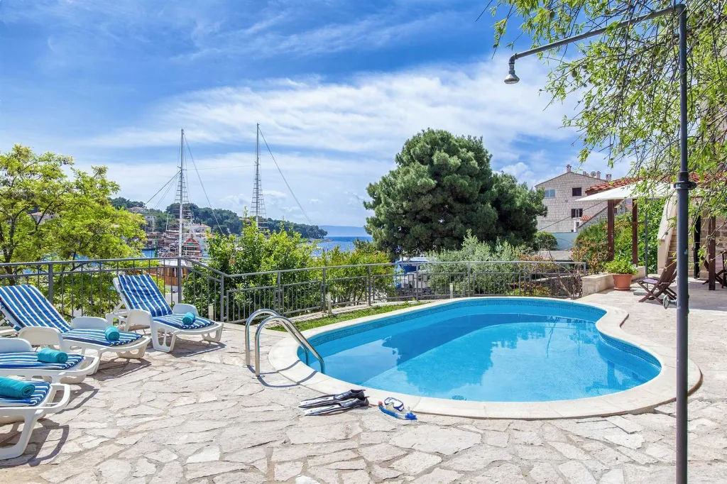 3-Bedroom Villa for 6 in Sumartin