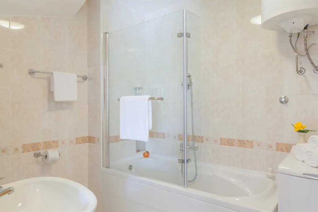 3-Bedroom Villa for 6 in Sumartin