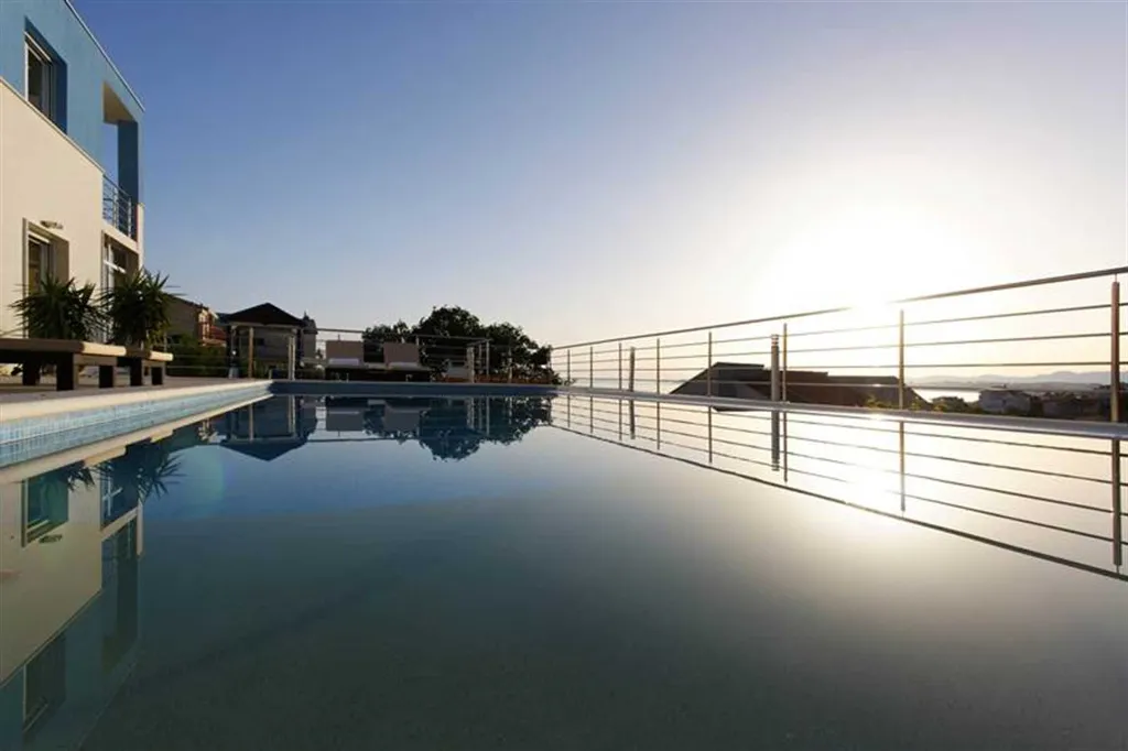 Podstrana Villa for 9 Guests with Heated Pool