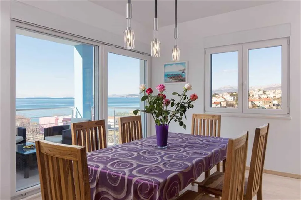 Podstrana Villa for 9 Guests with Heated Pool