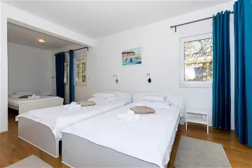 Podstrana Villa for 9 Guests with Heated Pool