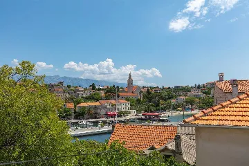 Villa in Sumartin with Heated Pool for 10 Guests