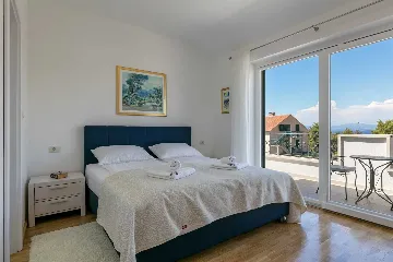 4-Bedroom Villa in Milna for up to 8 Guests