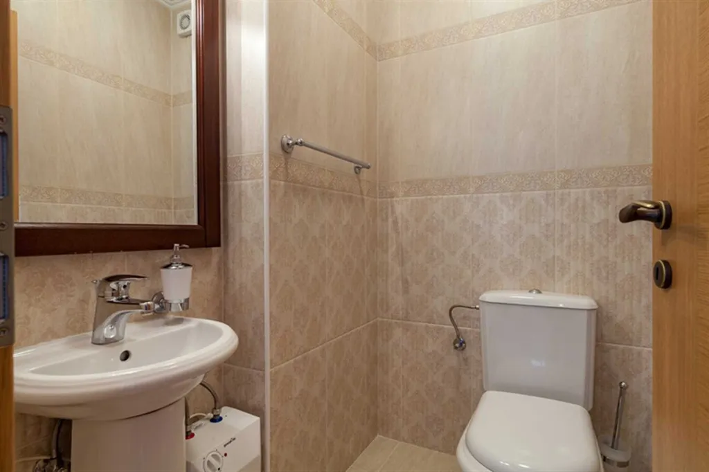 4-Bedroom Villa in Sumartin with Private Pool
