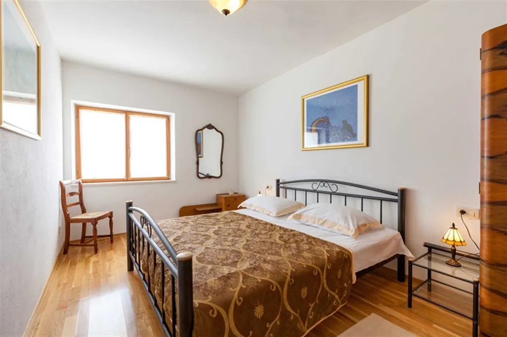 4-Bedroom Villa in Sumartin with Private Pool