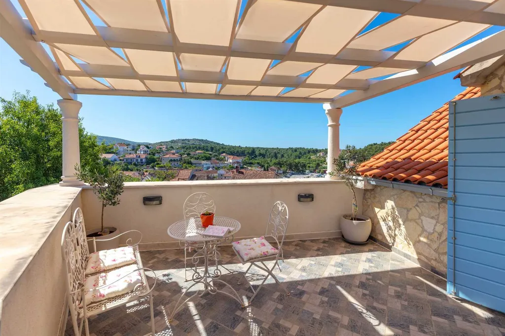 3-Bedroom Villa in Milna for 7 with Private Pool