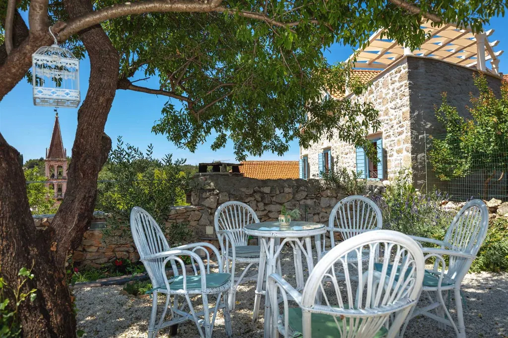 3-Bedroom Villa in Milna for 7 with Private Pool