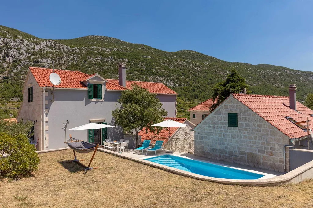 4-Bedroom Villa in Župa with Heated Pool