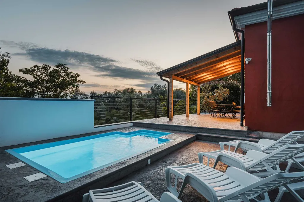 2-Bedroom Villa with Private Pool in Umag