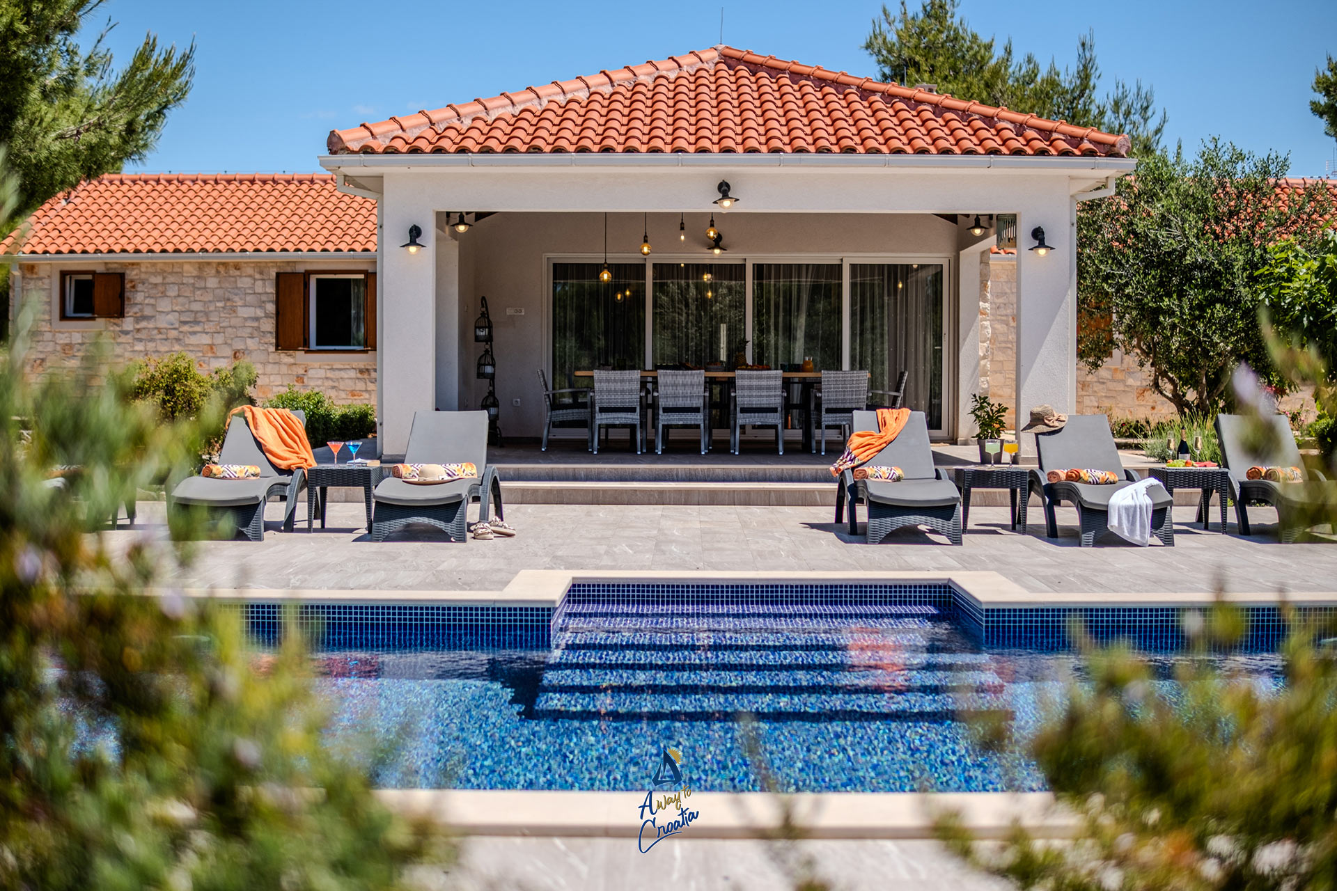 Image of Luxury 4-BR Villa for 10 Heated Salt Water Pool