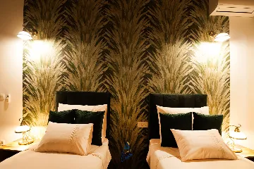 Milna 4-Bedroom Villa for up to 10 with Heated Pool