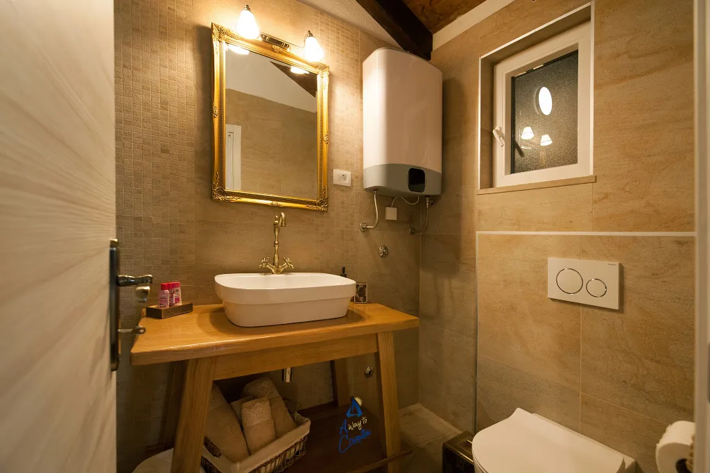 Milna 4-Bedroom Villa for up to 10 with Heated Pool