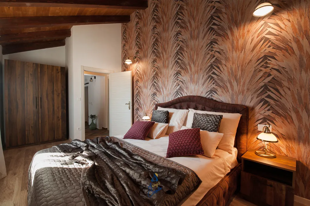Milna 4-Bedroom Villa for up to 10 with Heated Pool