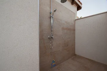 Milna 4-Bedroom Villa for up to 10 with Heated Pool