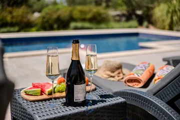 Milna 4-Bedroom Villa for up to 10 with Heated Pool