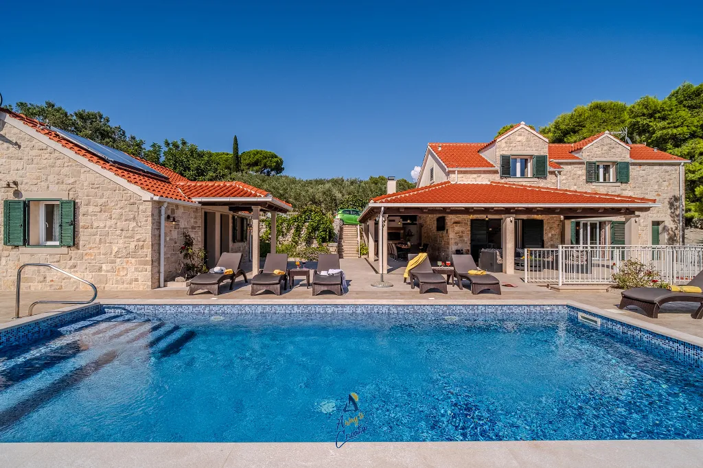 Seafront Villa with Heated Pool in Milna (Sleeps 10)