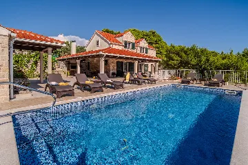 Seafront Villa with Heated Pool in Milna (Sleeps 10)