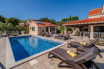 Seafront Villa with Heated Pool in Milna (Sleeps 10)