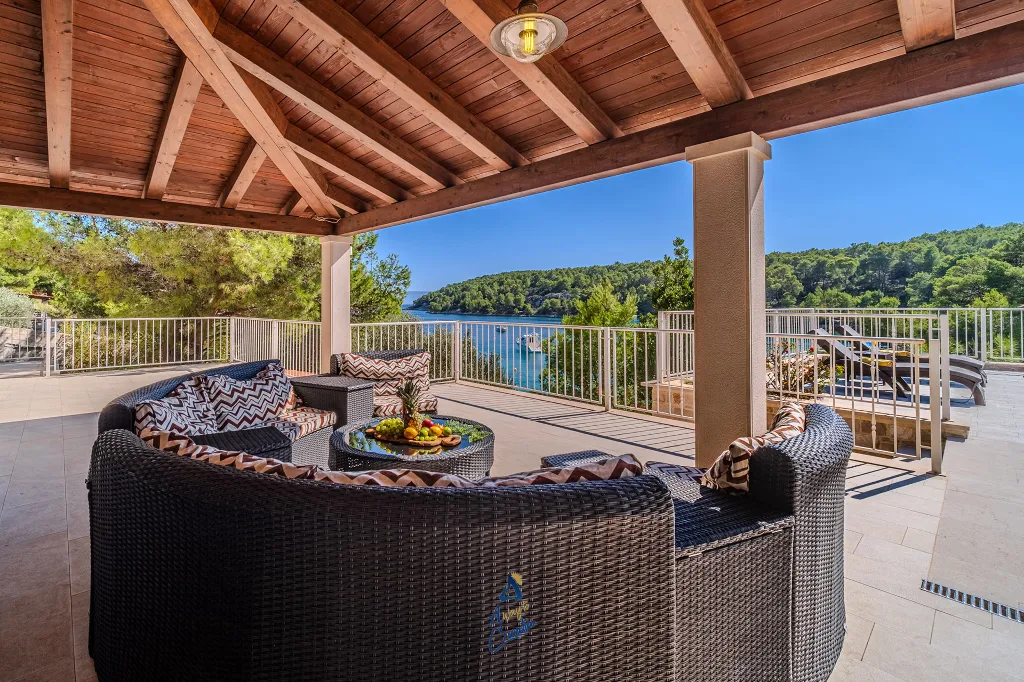 Seafront Villa with Heated Pool in Milna (Sleeps 10)
