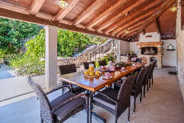 Seafront Villa with Heated Pool in Milna (Sleeps 10)