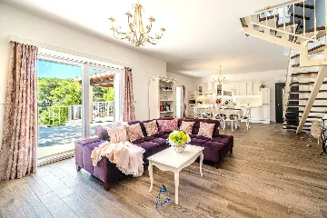 Seafront Villa with Heated Pool in Milna (Sleeps 10)