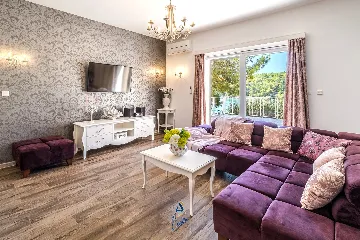 Seafront Villa with Heated Pool in Milna (Sleeps 10)