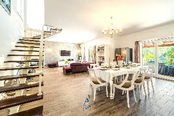 Seafront Villa with Heated Pool in Milna (Sleeps 10)