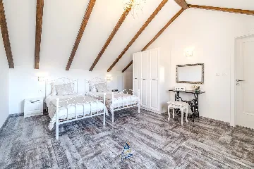 Seafront Villa with Heated Pool in Milna (Sleeps 10)